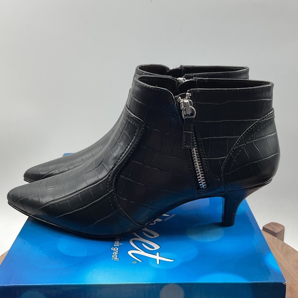 Easy Street Black Croc Embossed Pointed Toe Kitten Heel Ankle Boots 8.5W